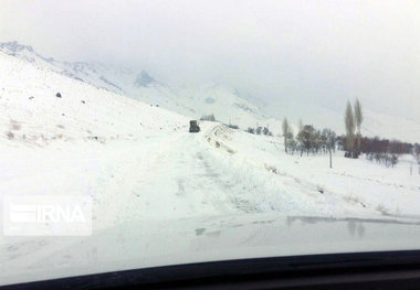 برف راه ۱۴۰ روستای کردستان را مسدود کرد