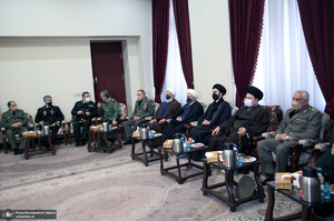 حاشیه های تجدید بیعت فرماندهان ارشد نیروهای مسلح با آرمان های امام خمینی (س)