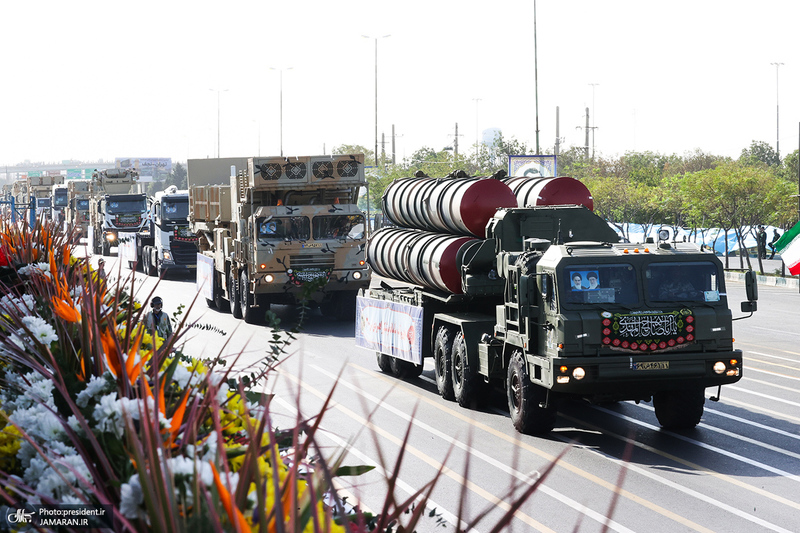 مراسم رژه نیروهای مسلح در جوار حرم مطهر امام خمینی (س)