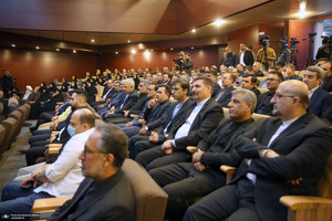 دیدار سرپرست و کارکنان وزارت خارجه باسید حسن خمینی در حرم مطهر امام خمینی (س)