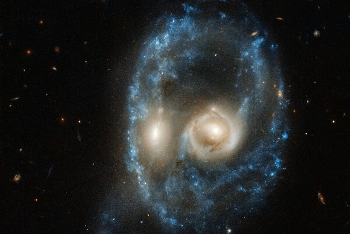 عکسی زیبا از برخورد دو کهکشان