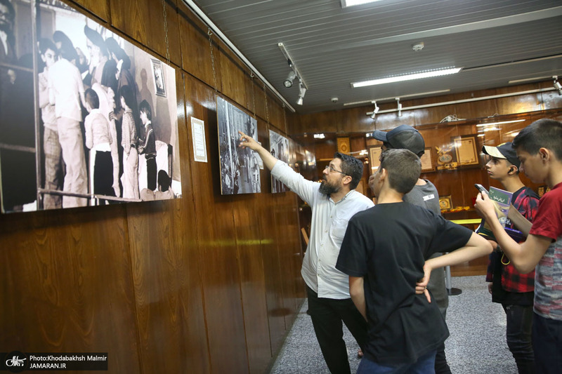 بازدید دانشجویان و دانش آموزان از بیت امام خمینی (س) در جماران