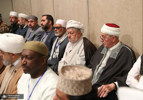 دیدار مسئولان نظام و مهمانان کنفرانس وحدت اسلامی با رهبر معظم انقلاب
