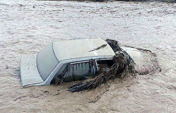 ۱۰ نفر از سیلاب منطقه هفت حوض مشهد نجات یافتند