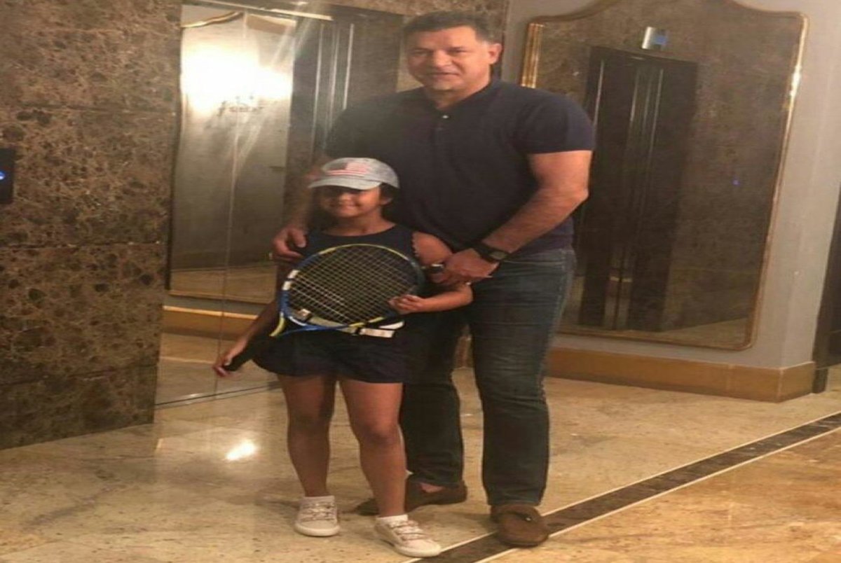 جدیدترین عکس از علی دایی و دخترش پیش از بازی تنیس