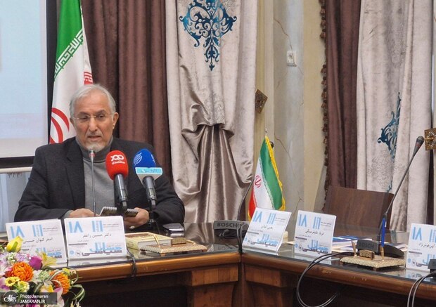 راغفر ضمن انتقاد از مجوز دولت برای استقراض، هشدار داد: تامین مالی با استقراض در اقتصادی با رشد منفی فاجعه‌بار است؛ اقتصاد با رشد منفی نیازمند اصلاح ساختار است، نه تزریق پول و اوراق بدهی