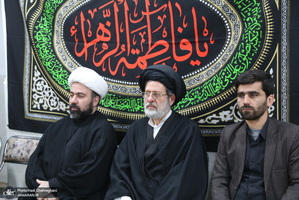 عزاداری شهادت حضرت فاطمه(س) در بیت آیت الله دوستی زنجانی با حضور سید حسن خمینی