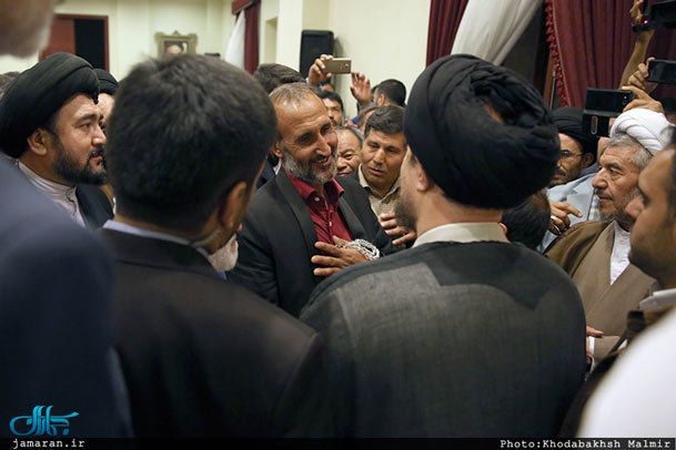 دیدار پدر ستایش قریشی با یادگار امام + تصاویر
