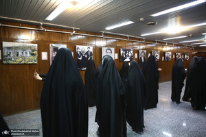 بازدید جمعی از دانشجویان فعال فرهنگی سیاسی و اجتماعی دانشگاه های استان هرمزگان از بیت امام خمینی (س)در جماران