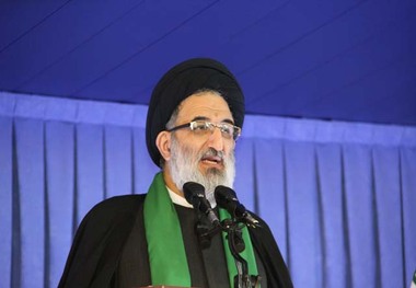 مردم و مسئولان در آزمایش الهی زلزله کرمانشاه خوب عمل کردند