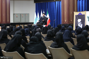 دیدار مدیران و کارکنان نهاد کتابخانه‌های عمومی کشور با سید حسن خمینی