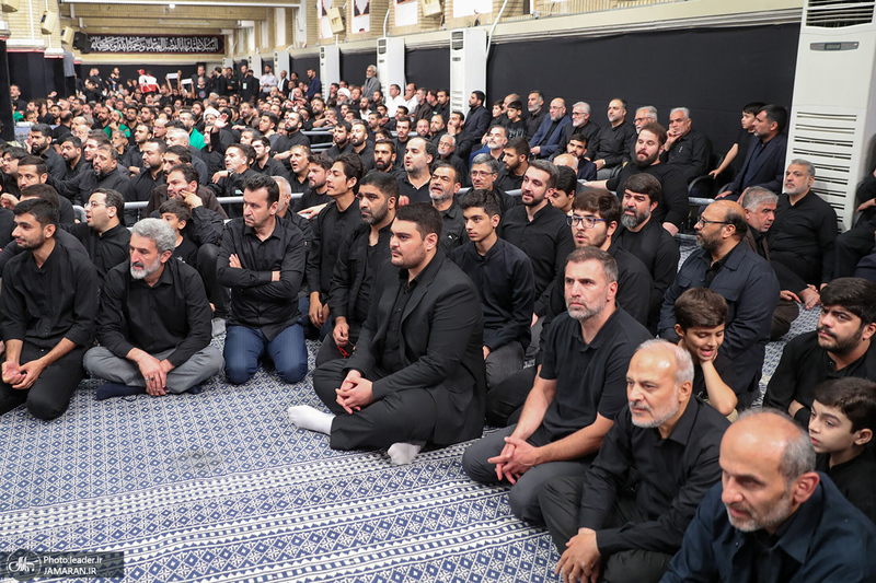 مراسم عزادارای شب عاشورا با حضور رهبر انقلاب اسلامی