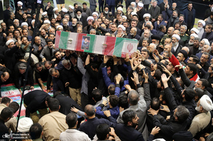 اقامه نماز رهبر معظم انقلاب بر پیکر رئیس جمهوری و یارانش