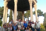 توریست‌های اسپانیایی در حافظیه شیراز + تصویر