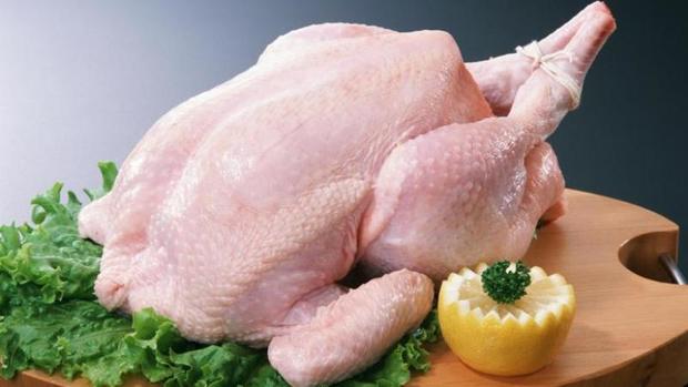 رییس اتحادیه: قیمت مرغ 50 درصد کاهش می یابد
