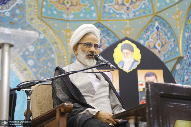 ابلاغ سلام و دعای خیر رهبر انقلاب به رزمندگان مستقر در تنگه هرمز