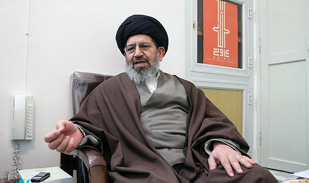 فتوای آیت الله بیات فتوای جدیدی نیست/آنانی که هتاکی می کنند اغراض سیاسی را دنبال می کنند/ نباید زمینه را برای ترک کلی یک عبادت مهیا نمود