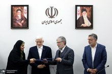 امضای تفاهم‌نامه‌های تامین اراضی و احداث مسکن اعضای هیئت علمی و کارکنان دانشگاه و مراکز آموزش عالی/  عارف: دولت چهاردهم حل مشکل مسکن و تامین زندگی در شأن جامعه دانشگاهی را در اولویت اقدامات خود قرار داده است