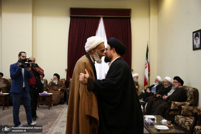 حاشیه های تجدید میثاق رئیس و اعضای مجلس خبرگان رهبری با آرمان های امام خمینی(س)