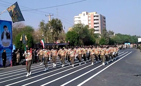 نمایش اقتدار نیروهای مسلح در خوزستان  رژه یگان های شمال خوزستان در دزفول