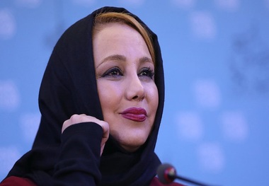 سفر خانم بازیگر به وین با لباسی متفاوت+ تصاویر