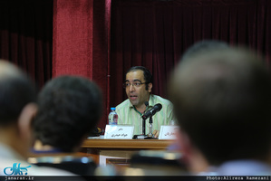 نشست «اخلاق جنگ و صلح» باحضور سعید حجاریان و داود فیرحی