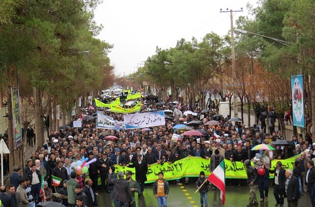 راهپیمایی 22 بهمن در ابرکوه حماسی و تماشایی بود