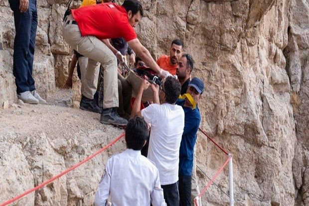 مرد جوانی با سقوط از کوه صفه اصفهان جان‌باخت