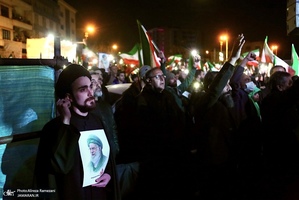 تجمع مردمی در میدان انقلاب اسلامی تهران