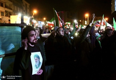 تجمع مردمی در میدان انقلاب اسلامی تهران