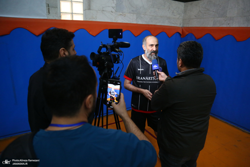 مسابقه فوتسال خیریه بین تیم هنرمندان و منتخب بنیاد حضرت زینب (س)