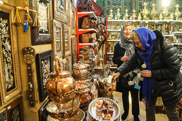 گردشگری را به دید صنعت و اقتصاد بدون نفت بنگریم