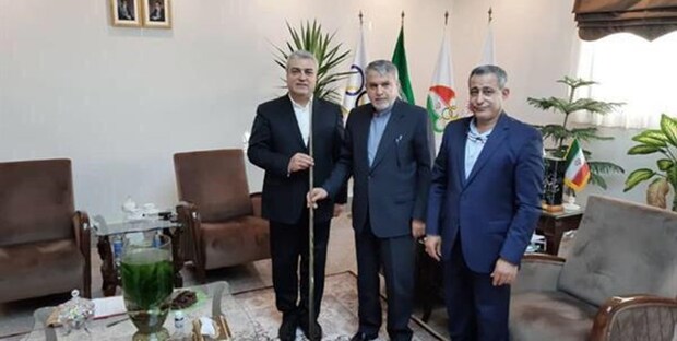 چوب اسنوکر به موزه ورزش اهدا شد
