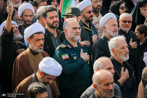 مراسم تشییع و خاکسپاری شهیدان لاریجانی در حرم مطهر حضرت معصومه (س)