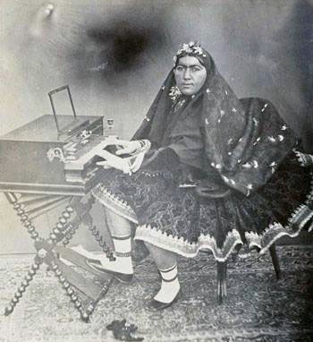 پیانو ناصری!