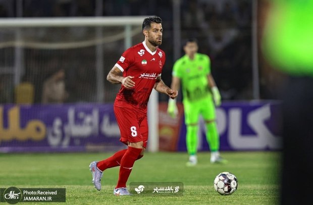 عکس| عذرخواهی پورعلی گنجی بعد از اخراج مقابل تراکتور