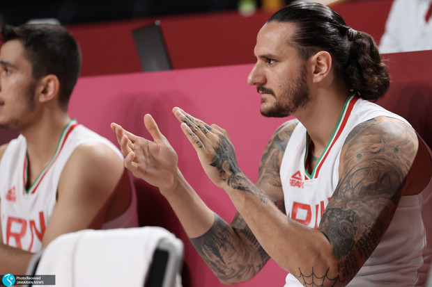 واکنش زشت ملی پوش دو رگه بسکتبال ایران به باخت مقابل قزاقستان +عکس