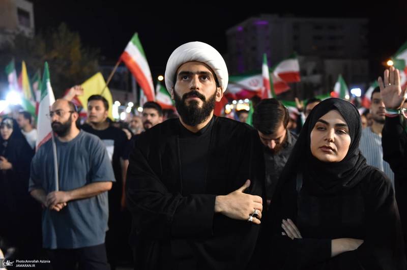 هفتادمین اجتماع پر شور مردم در میدان انقلاب