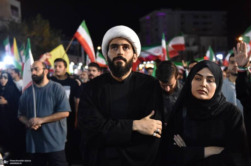 هفتادمین اجتماع پر شور مردم در میدان انقلاب