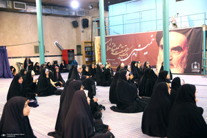 بازدید جمعی از دانشجویان دانشگاه فرهنگیان اراک از بیت امام خمینی (س) در جماران