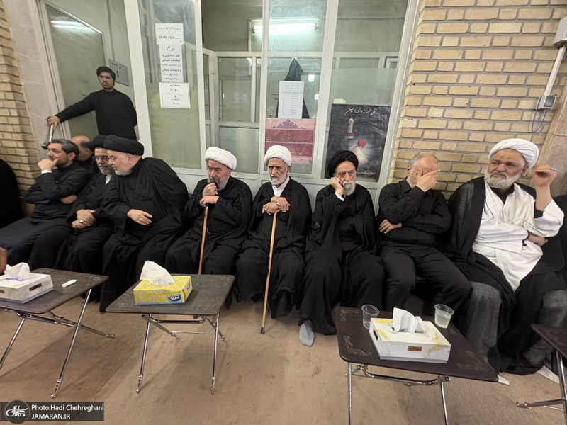 مراسم عزاداری روز تاسوعای حسینی در بیوت مراجع و علماء‎