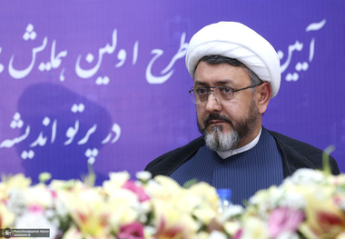 کمساری: امام خمینی(س) زن را از چنبره افراط و تفریط نجات داد