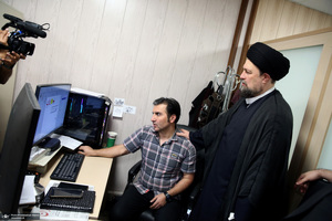 بازدید «سید حسن خمینی» از موسسه مطبوعاتی ایران