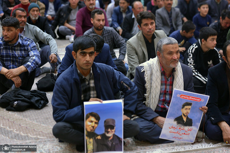مراسم گرامیداشت شهدای مهاجر افغانسانی حادثه تروریستی کرمان در حرم امام خمینی (س)