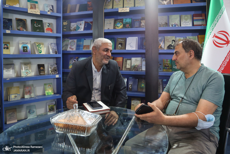 غرفه موسسه تنظیم و نشر آثار امام خمینی (ره) در سی و ششمین نمایشگاه کتاب تهران-6
