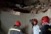 سقف ساختمانی در پاکدشت به دلیل ساخت غیراصولی ریزش کرد