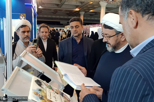 بازدید رئیس موسسه تنظیم و نشر آثار امام خمینی (س) از نمایشگاه بین المللی قرآن کریم
