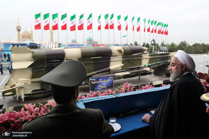 مراسم رژه روز ارتش در جوار حرم مطهر امام خمینی(س)