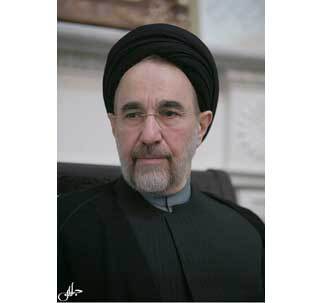 سیدمحمد خاتمی: تواضع فوق‌العاده آیت الله توسلی  شگفت انگیز بود