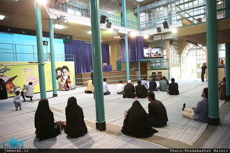 بازدید گردشگران خارچی از بیت امام خمینی (س) در جماران